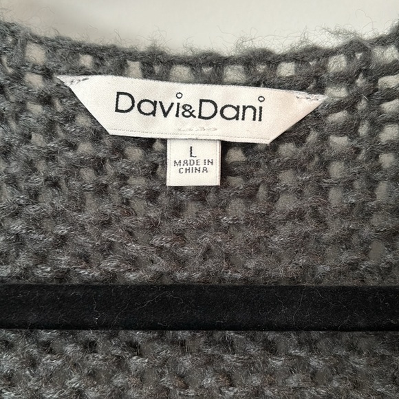 Davi&Dani sweater - Picture 3 of 4